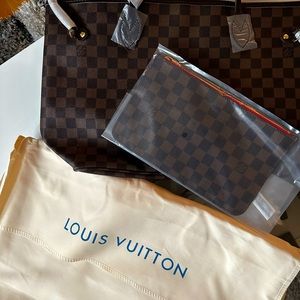 LOUIS VUITTON Neverfull Bag